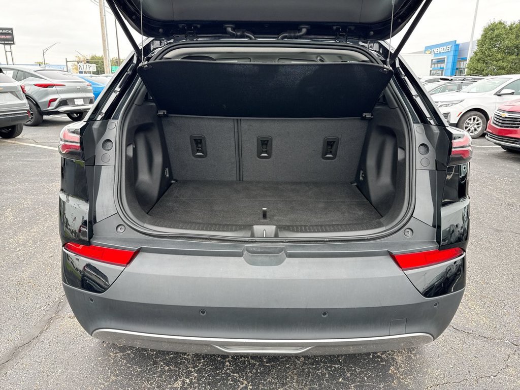 Used 2022 Chevrolet Bolt EUV LT w/ Comfort Package FWD image 24