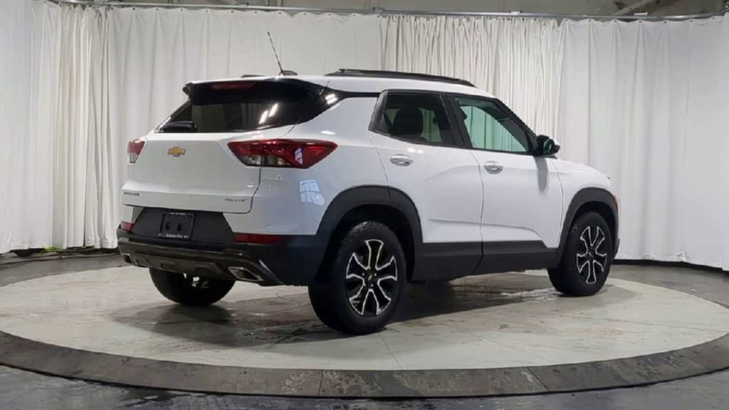 Used 2023 Chevrolet TrailBlazer ACTIV image 10
