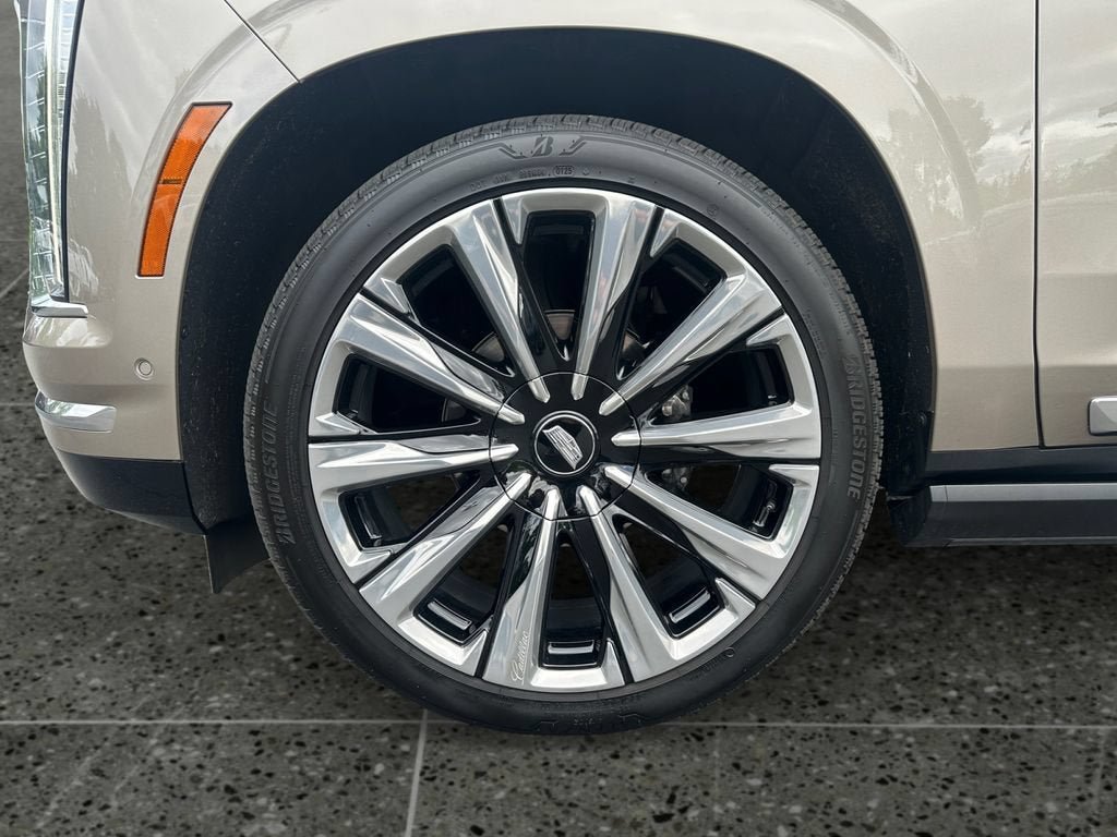 Certified 2025 Cadillac Escalade ESV Premium Luxury Platinum AWD/4WD image 12
