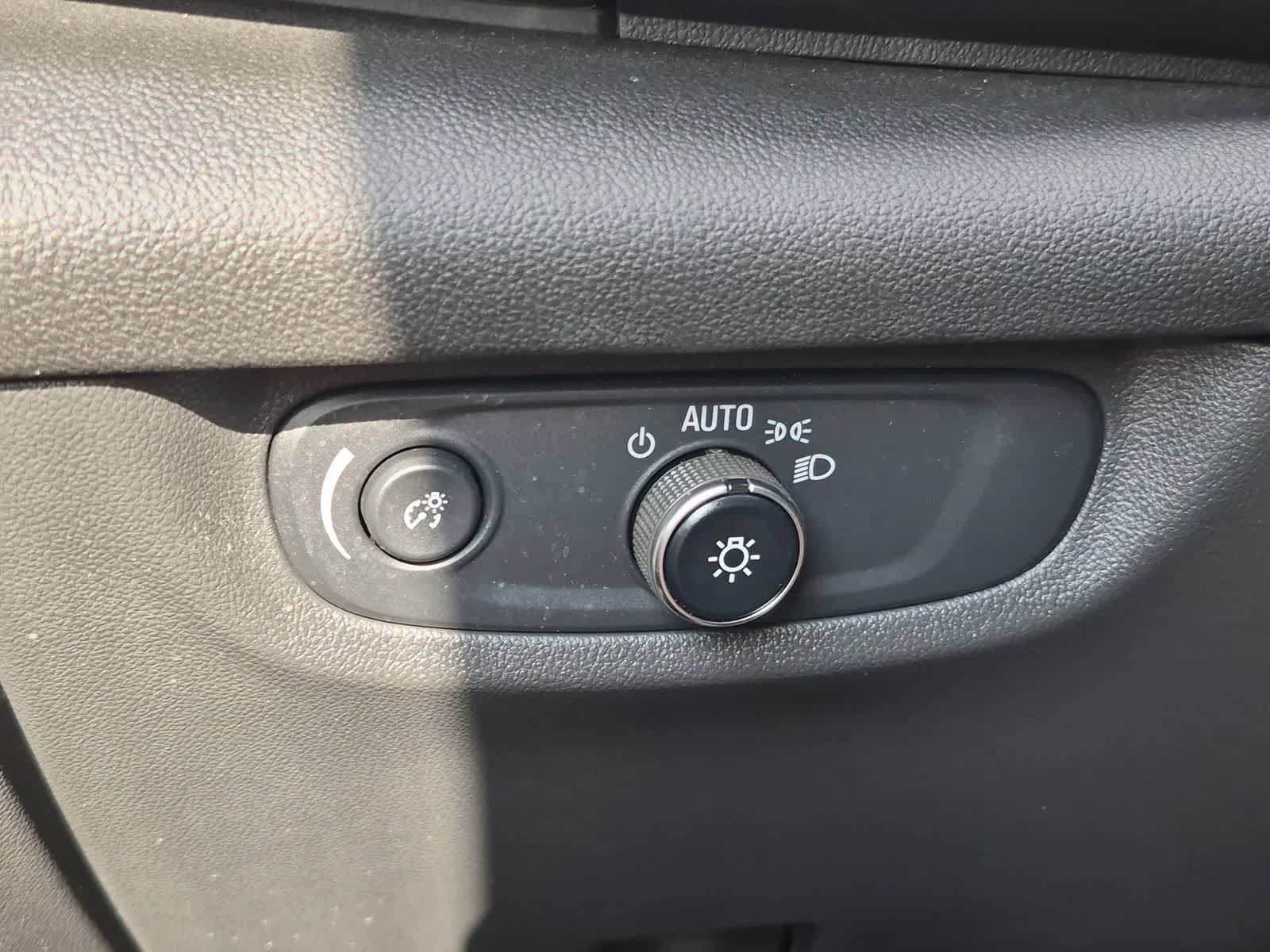 Used 2018 Buick Regal Preferred FWD image 28