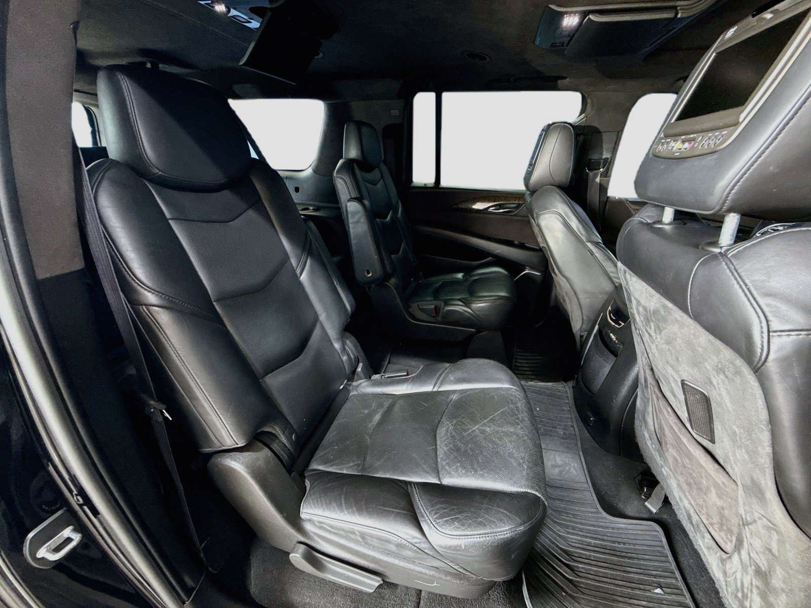 Used 2016 Cadillac Escalade ESV Platinum AWD/4WD image 16