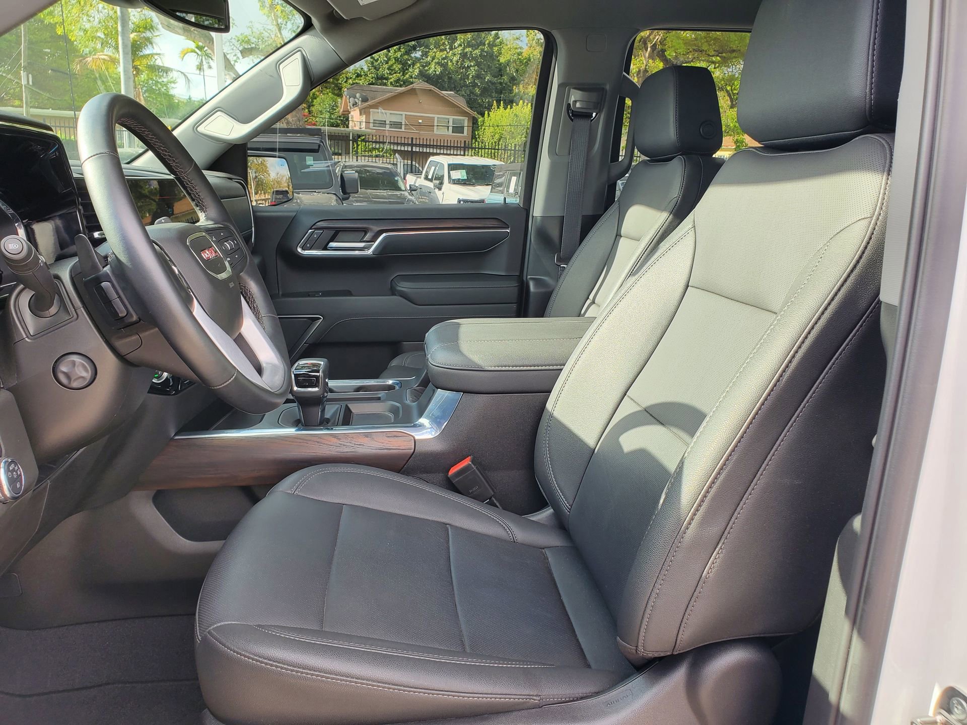 Used 2024 GMC Sierra 1500 SLT w/ SLT Premium Plus Package image 19