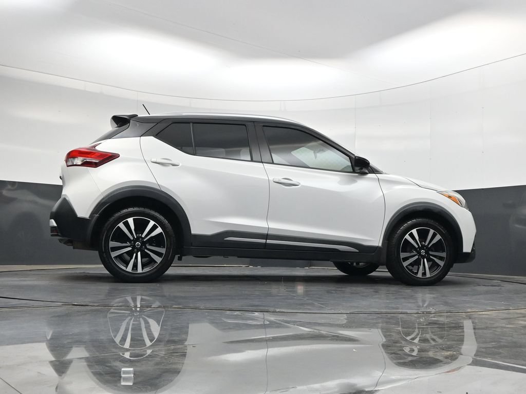 Used 2018 Nissan Kicks SR w/ Premium Package FWD image 37