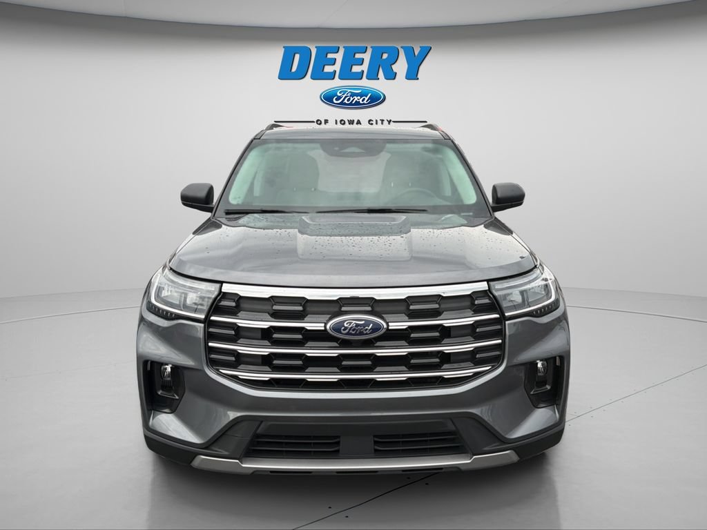 Used 2025 Ford Explorer Active w/ Active Comfort Package AWD/4WD image 3