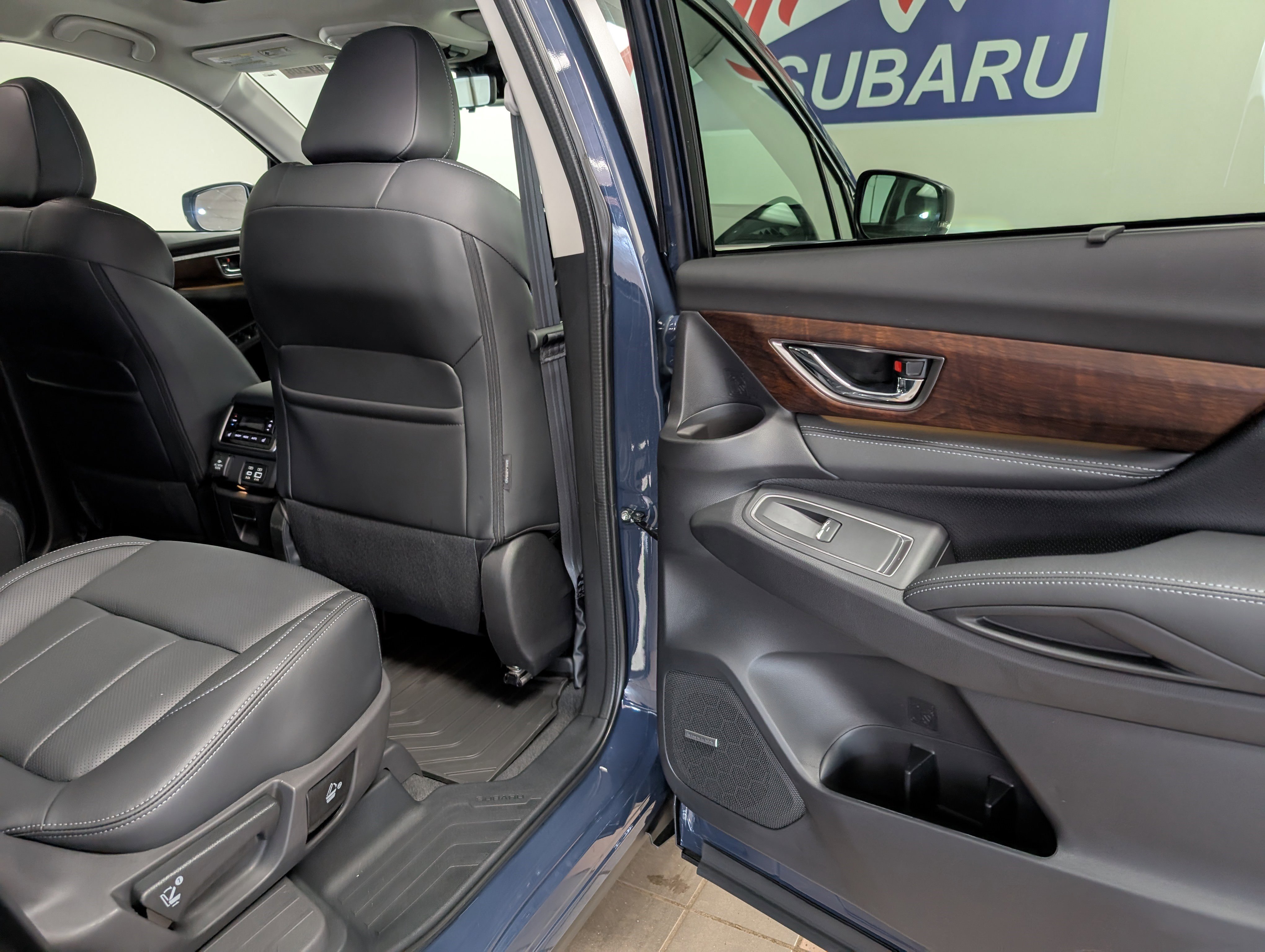 New 2025 Subaru Ascent Touring w/ Popular Package #2 image 36