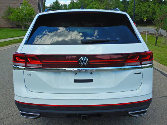 Used 2025 Volkswagen Atlas SE AWD/4WD image 11