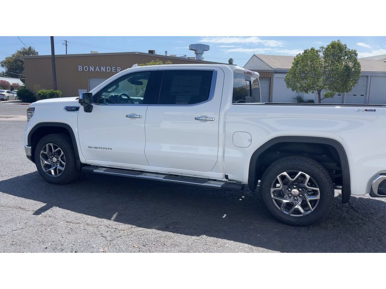 New 2026 GMC Sierra 1500 SLT w/ SLT Premium Plus Package AWD/4WD image 8