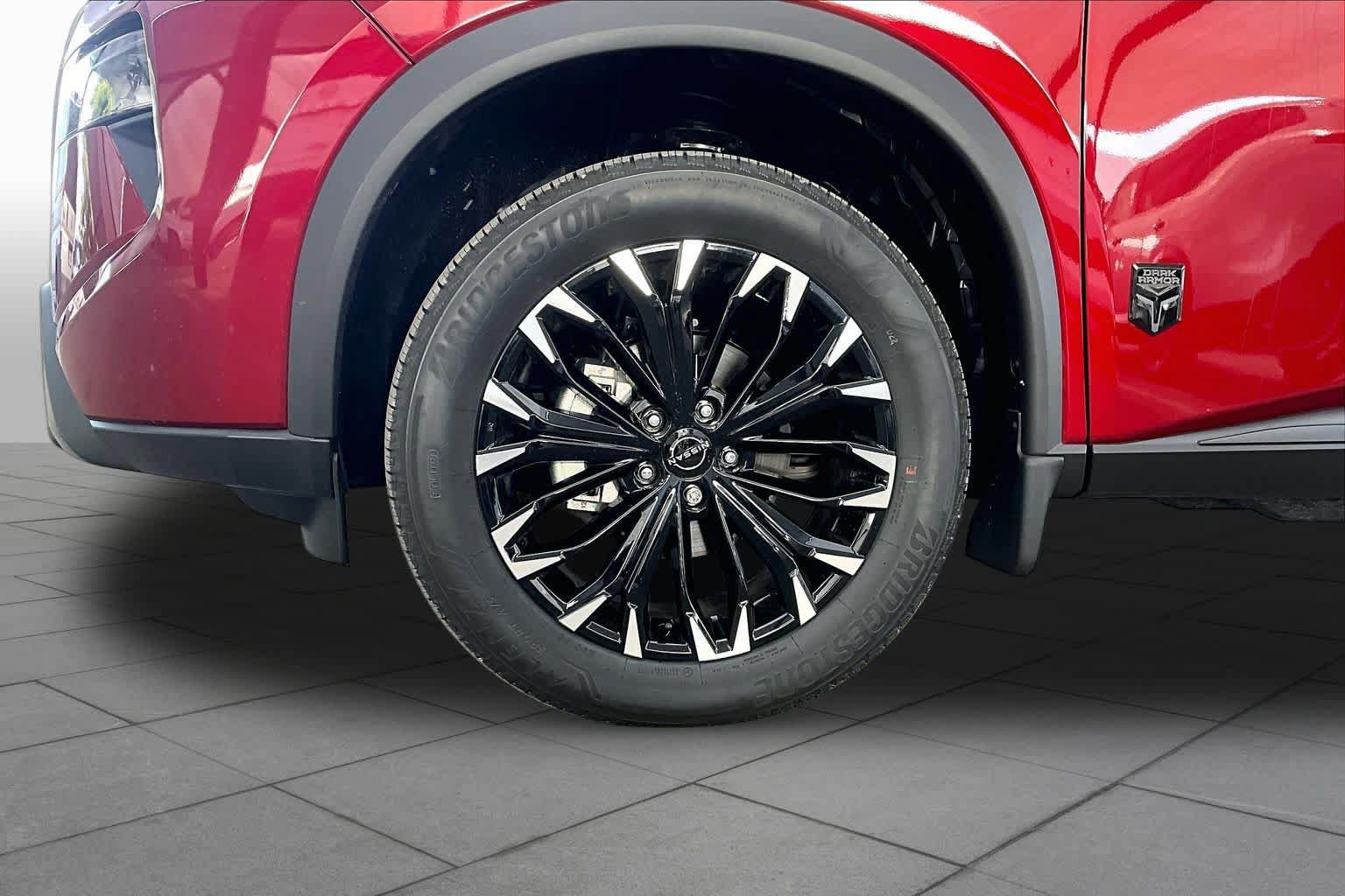 New 2026 Nissan Rogue Dark Armor FWD image 9