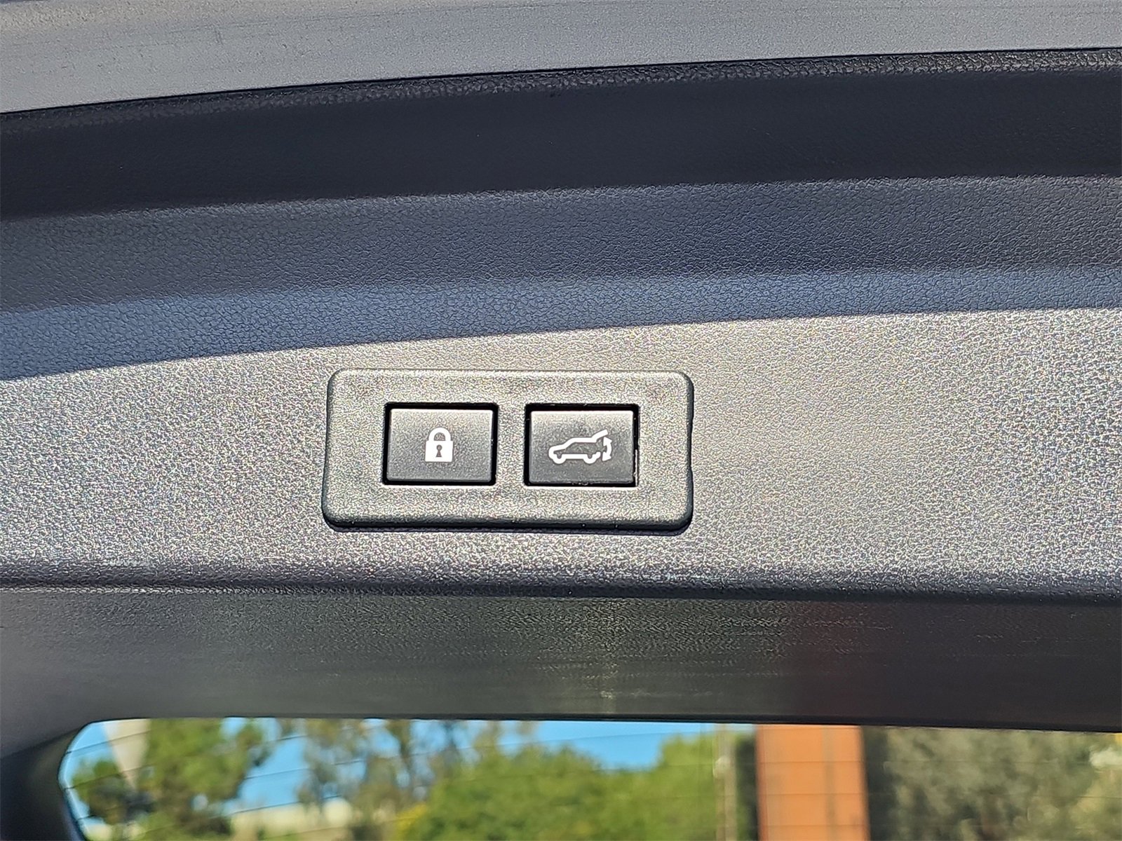 Certified 2022 Subaru Ascent Limited w/ Technology Package image 15