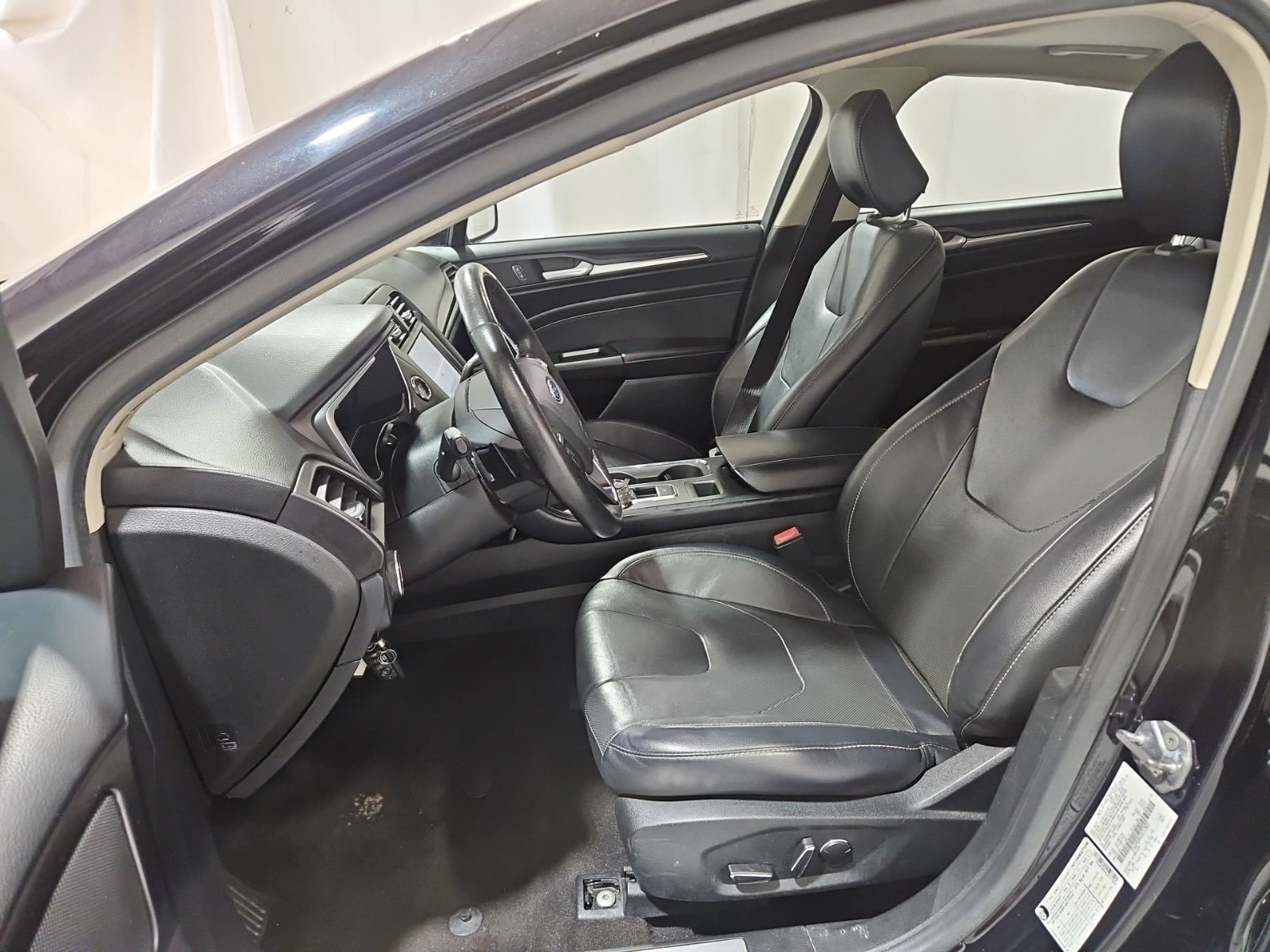 Used 2020 Ford Fusion Titanium AWD/4WD image 5