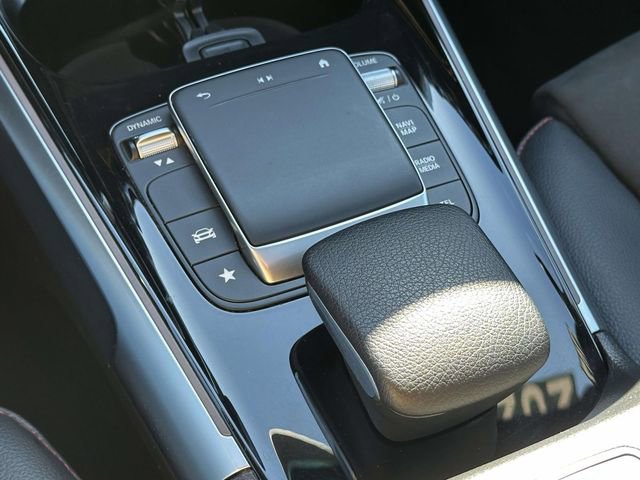 Used 2023 Mercedes-Benz GLB 250 image 36