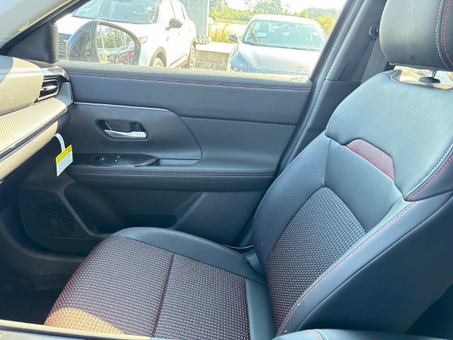 New 2027 Nissan Kicks SR FWD image 18