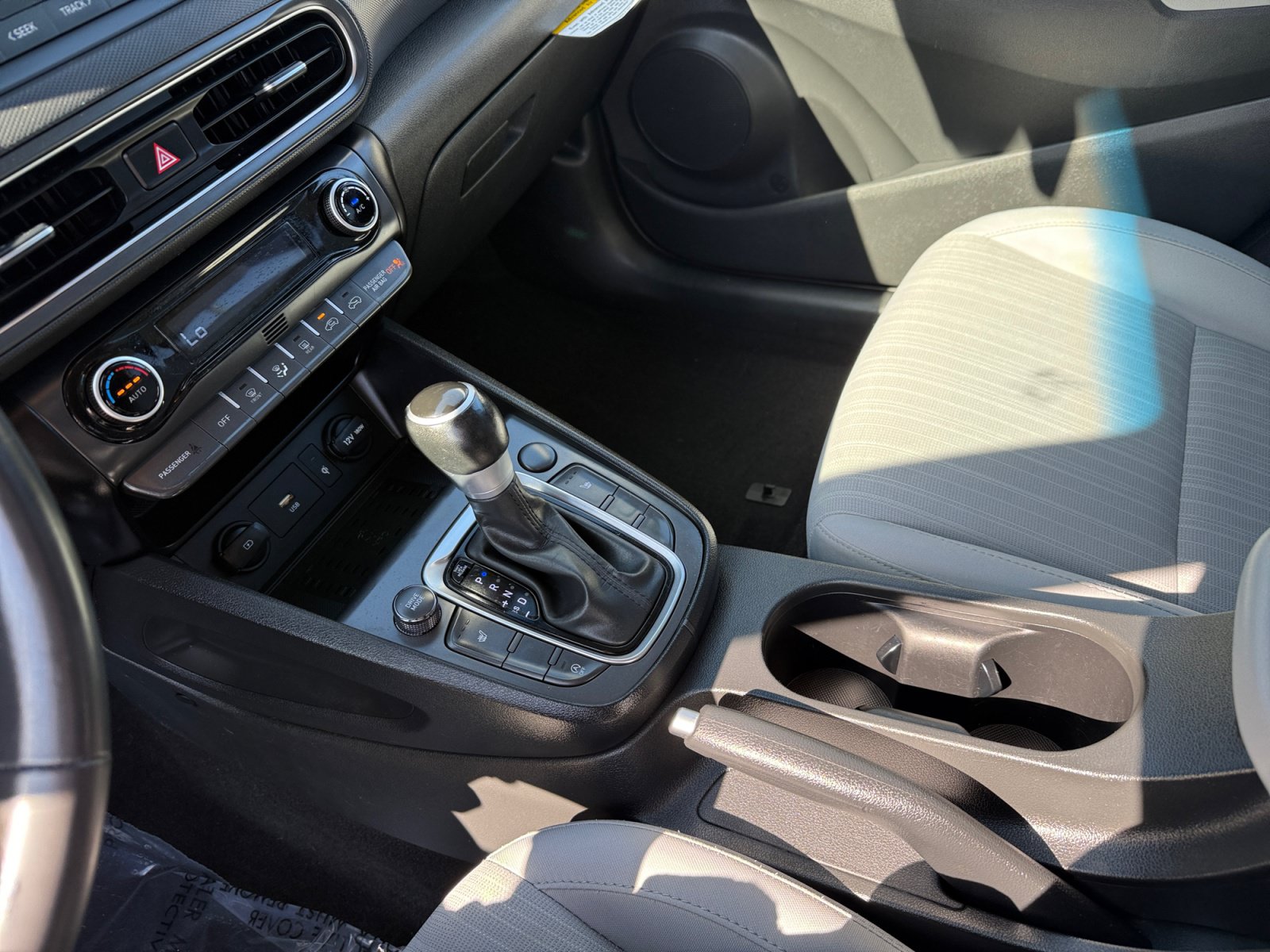 Used 2022 Hyundai Kona SEL w/ Convenience Package FWD image 13