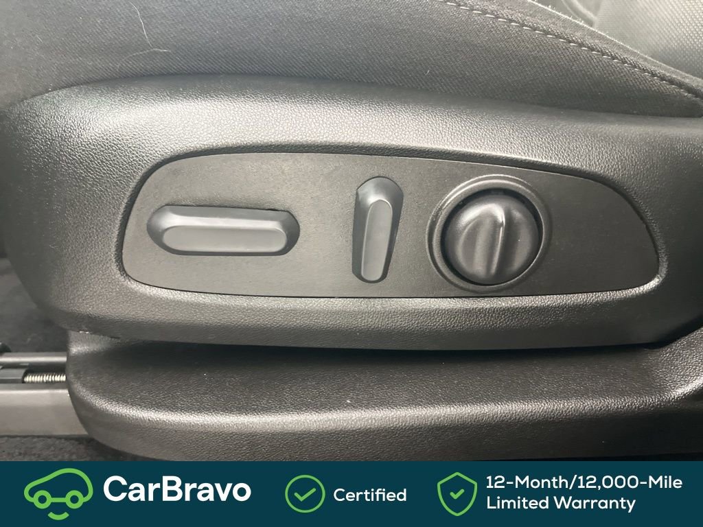 Certified 2023 Chevrolet Traverse LT w/ Rear Camera Mirror Package image 28