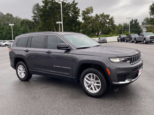 Used 2025 Jeep Grand Cherokee L Laredo AWD/4WD image 7