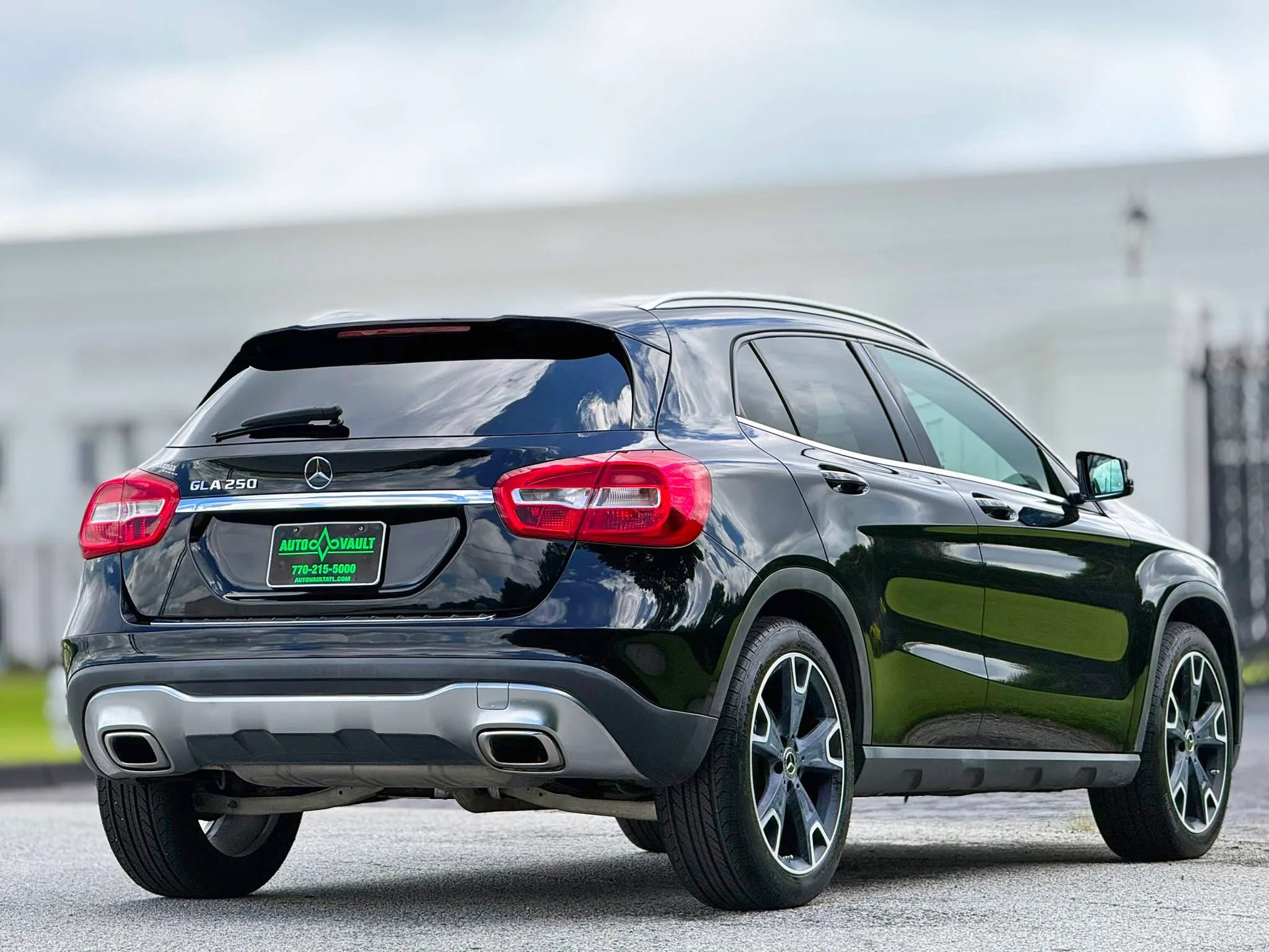 Used 2020 Mercedes-Benz GLA 250 w/ Premium Package image 12