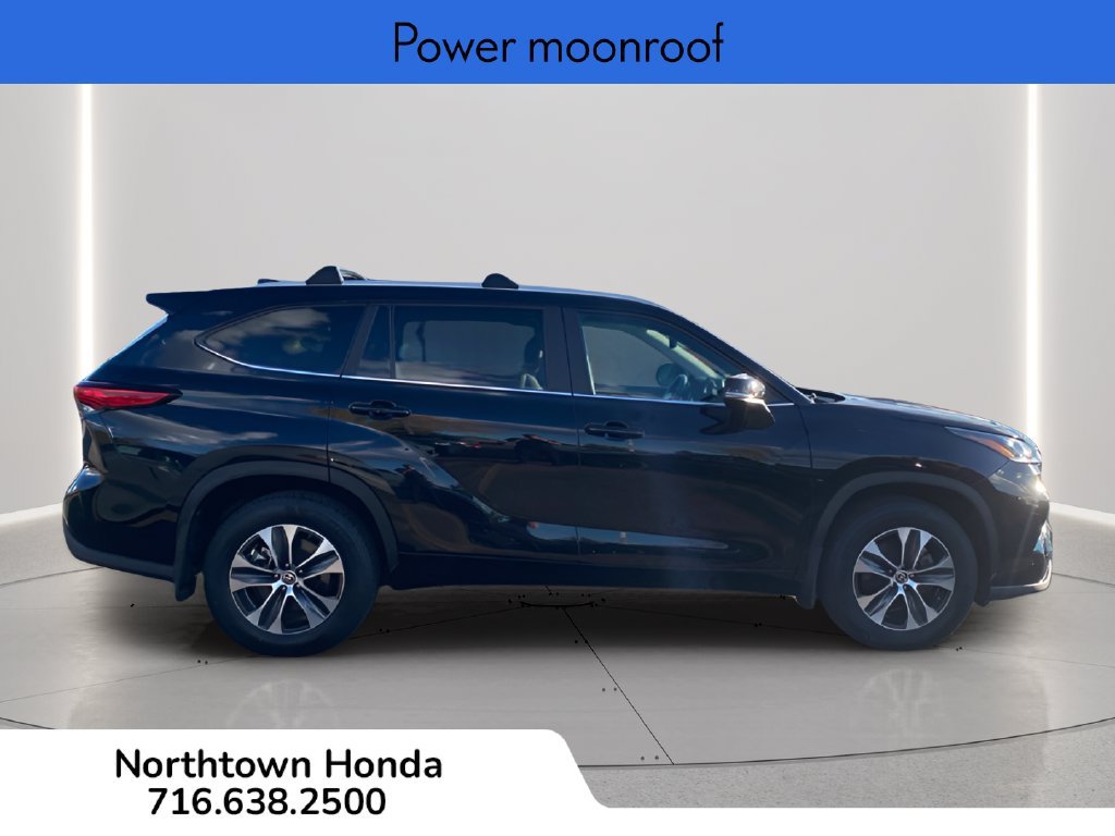 Used 2023 Toyota Highlander Bronze Edition FWD image 10