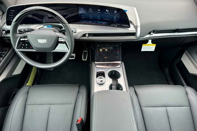 New 2026 Cadillac Vistiq Premium Luxury w/ LPO, Floor Liner Package AWD/4WD image 13