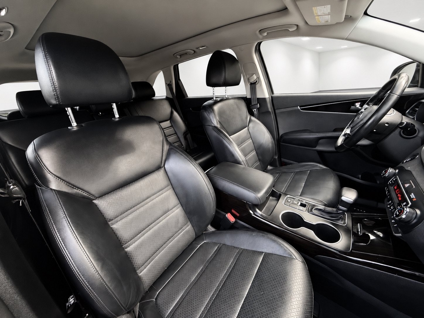 Used 2020 Kia Sorento EX AWD/4WD image 23
