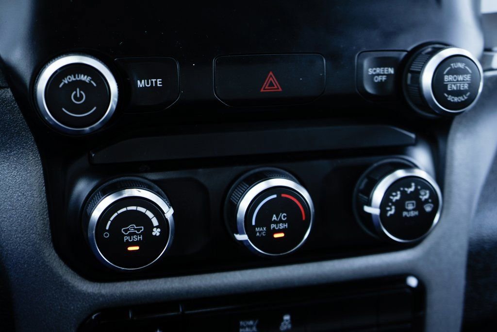 Used 2024 RAM 2500 Tradesman w/ Chrome Appearance Group image 31