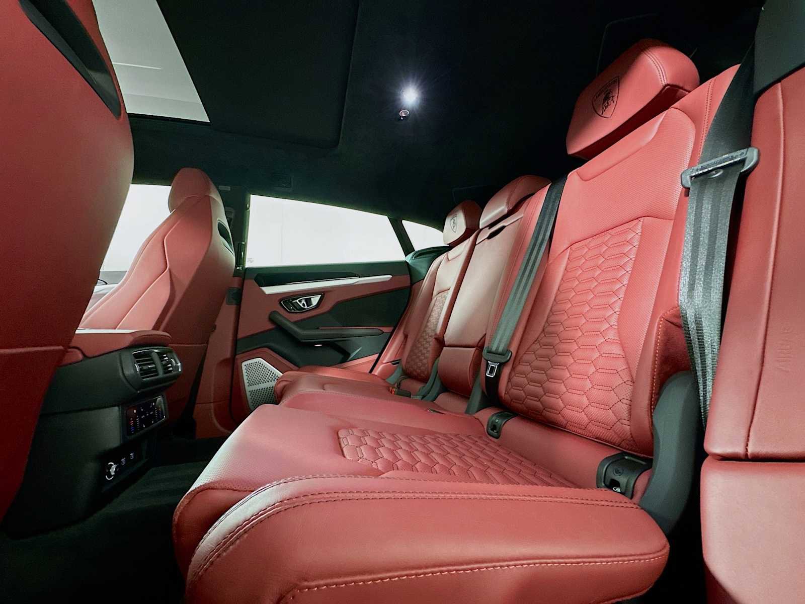 Used 2022 Lamborghini Urus image 23