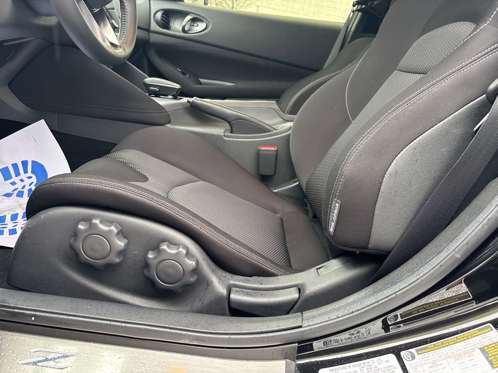 Used 2024 Nissan Z Sport w/ Floor Mat Package image 13