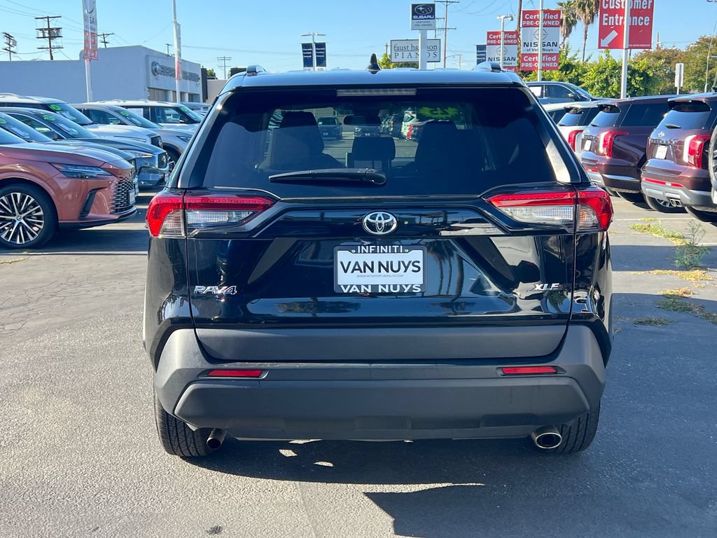 Used 2025 Toyota RAV4 XLE FWD image 6