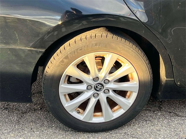 Used 2018 Toyota Camry LE image 10