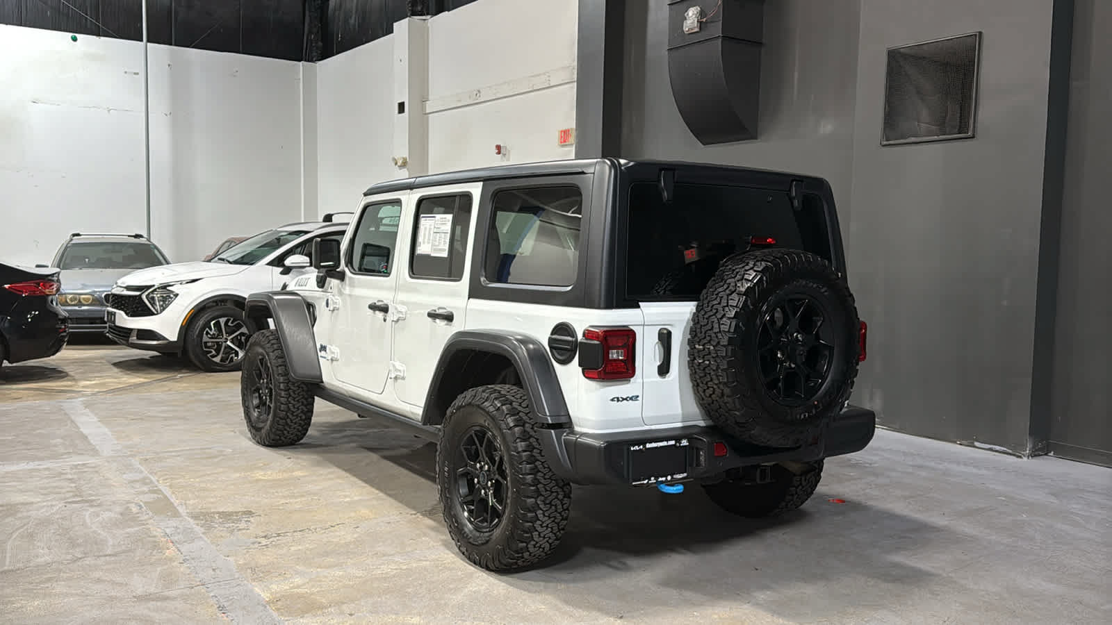 Used 2024 Jeep Wrangler Unlimited AWD/4WD image 4