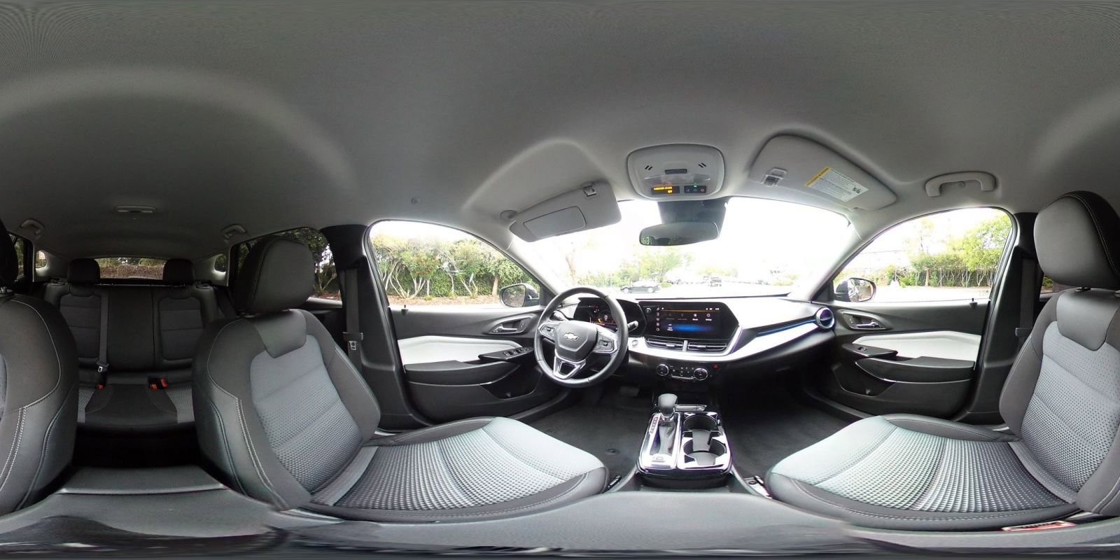 Used 2025 Chevrolet Trax LT w/ LT Convenience Package FWD image 40