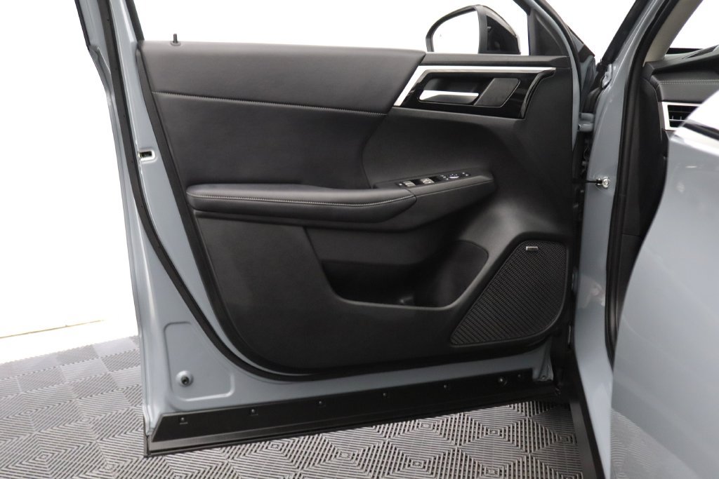 Used 2026 Mitsubishi Outlander AWD image 16