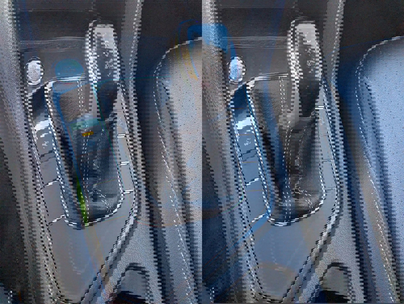 Used 2024 Volkswagen Tiguan SE image 24