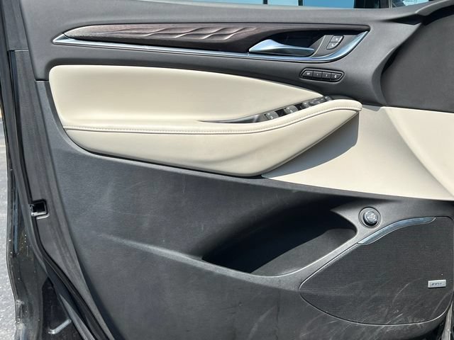 Used 2022 Buick Enclave Avenir w/ Avenir Technology Package AWD/4WD image 19