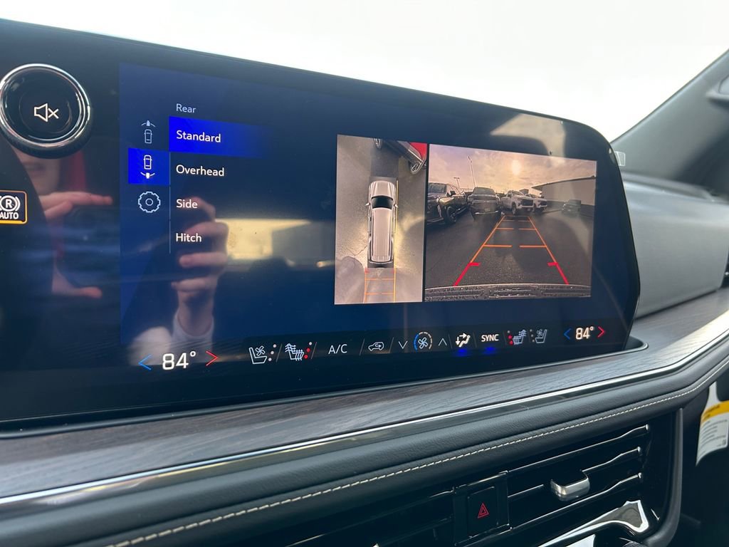 New 2026 Chevrolet Suburban Premier image 19