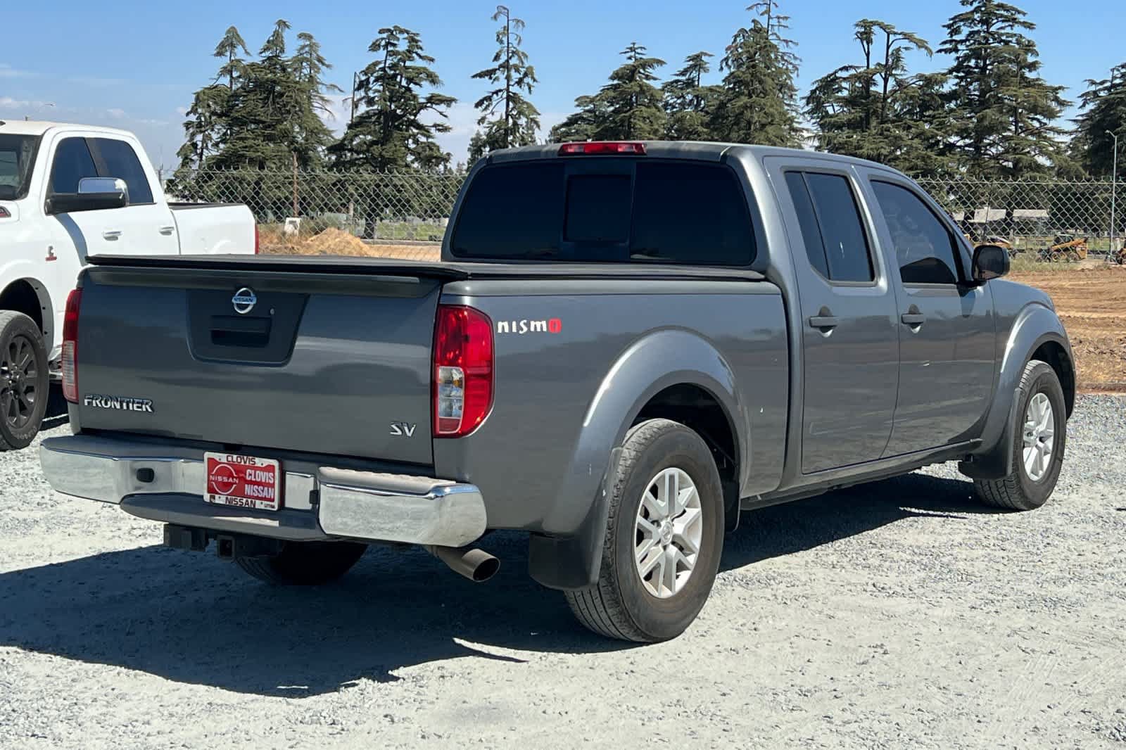 Used 2017 Nissan Frontier SV RWD image 3
