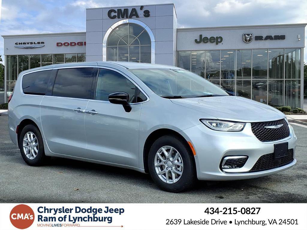 New 2026 Chrysler Pacifica Select