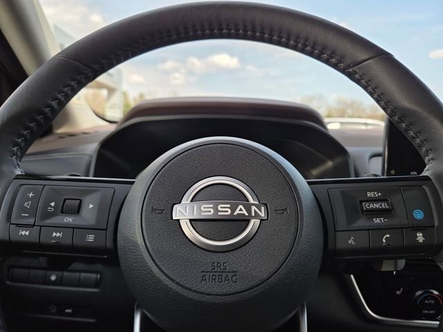 Used 2023 Nissan Rogue SL w/ SL Premium Package image 31