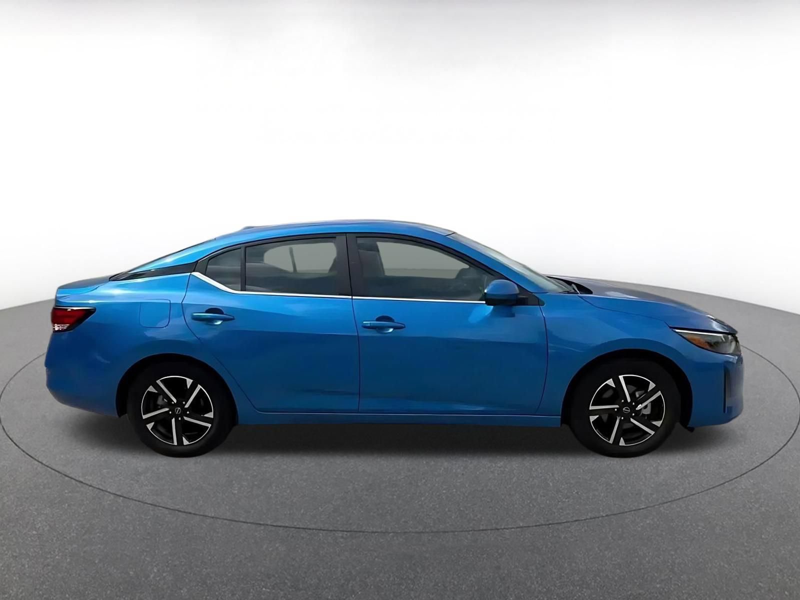 Used 2025 Nissan Sentra SV FWD image 15