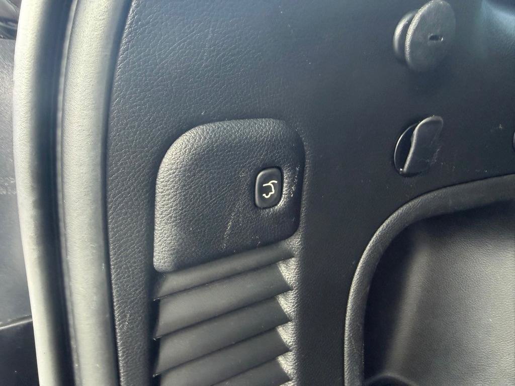 Used 2021 Jeep Grand Cherokee Limited RWD image 9