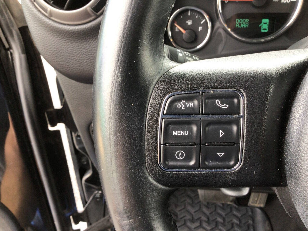 Used 2015 Jeep Wrangler Sport w/ Quick Order Package 24S AWD/4WD image 17