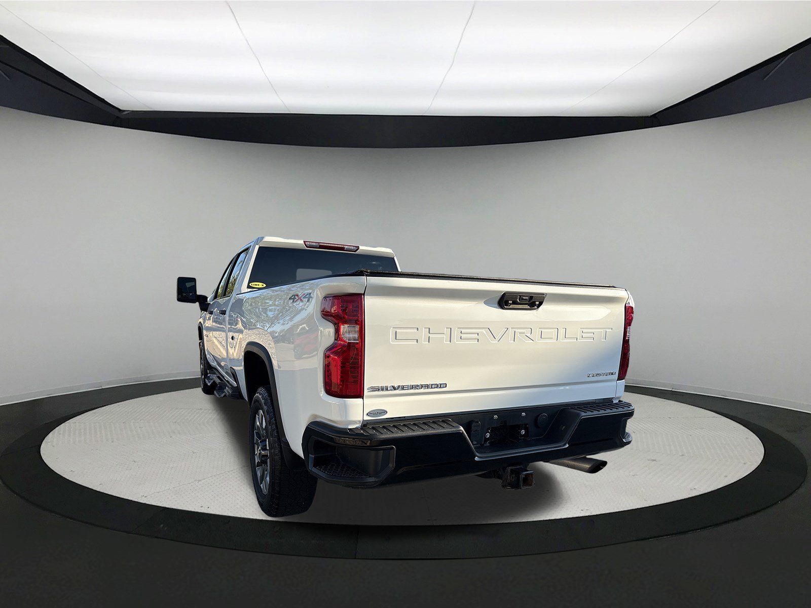 Used 2022 Chevrolet Silverado 2500 Custom w/ Custom Convenience Package AWD/4WD image 3