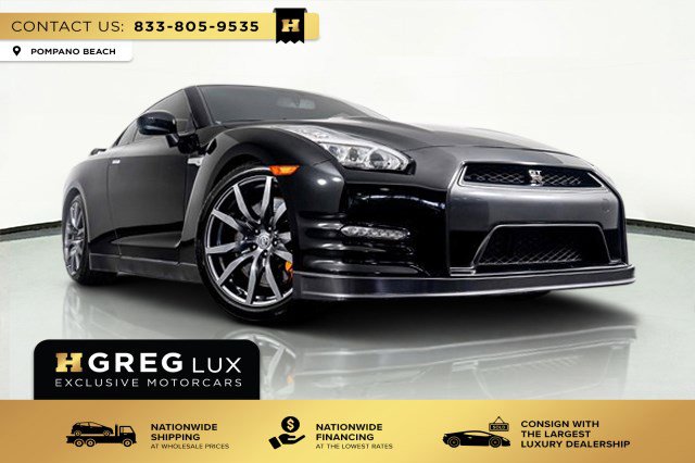 Used 2015 Nissan GT-R Premium image 2