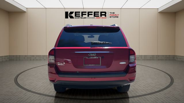Used 2016 Jeep Compass Latitude AWD/4WD image 4
