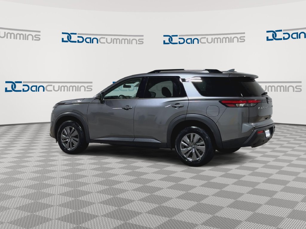 Used 2024 Nissan Pathfinder SV AWD/4WD image 7