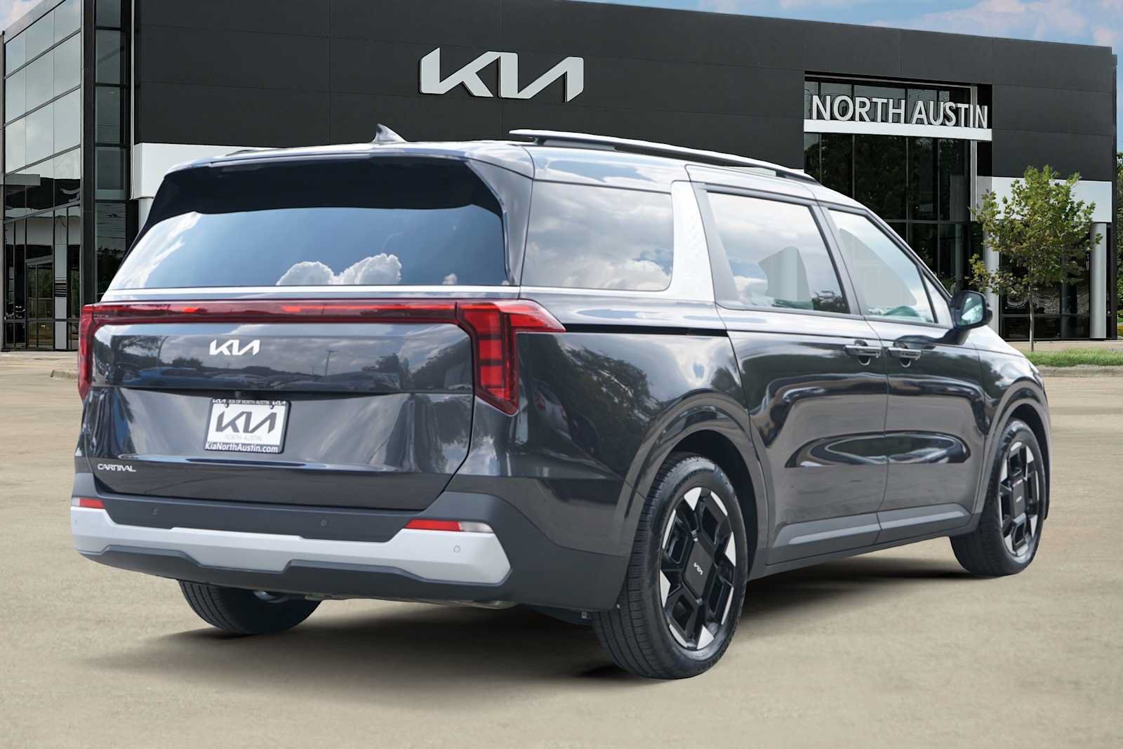 Certified 2026 Kia Carnival EX FWD image 5