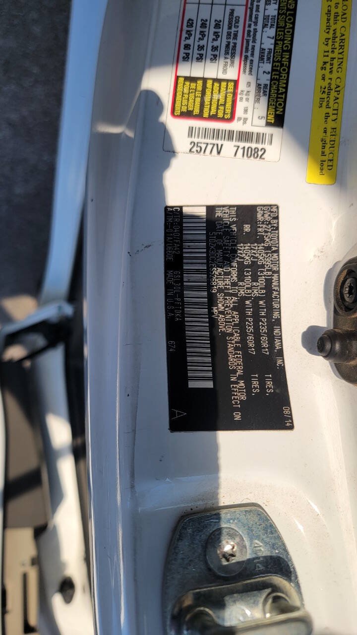 Used 2014 Toyota Sienna L FWD image 21