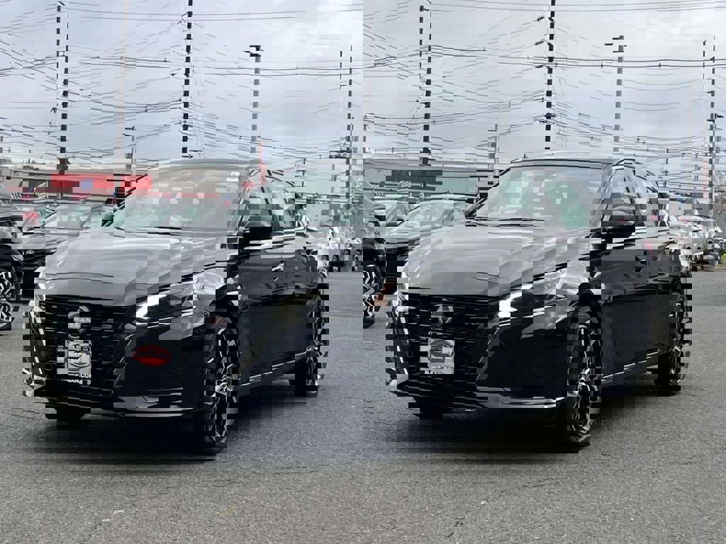 New 2025 Nissan Altima 2.5 SR image 2