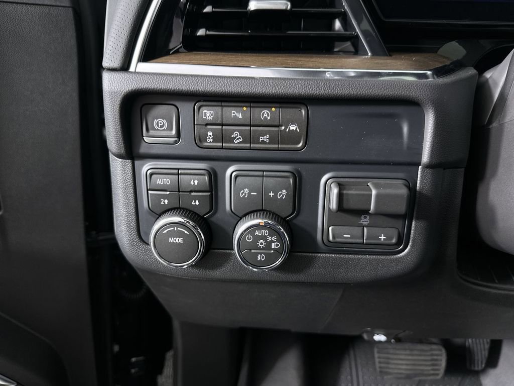 New 2026 Chevrolet Tahoe High Country w/ Sun And Tow Package image 18