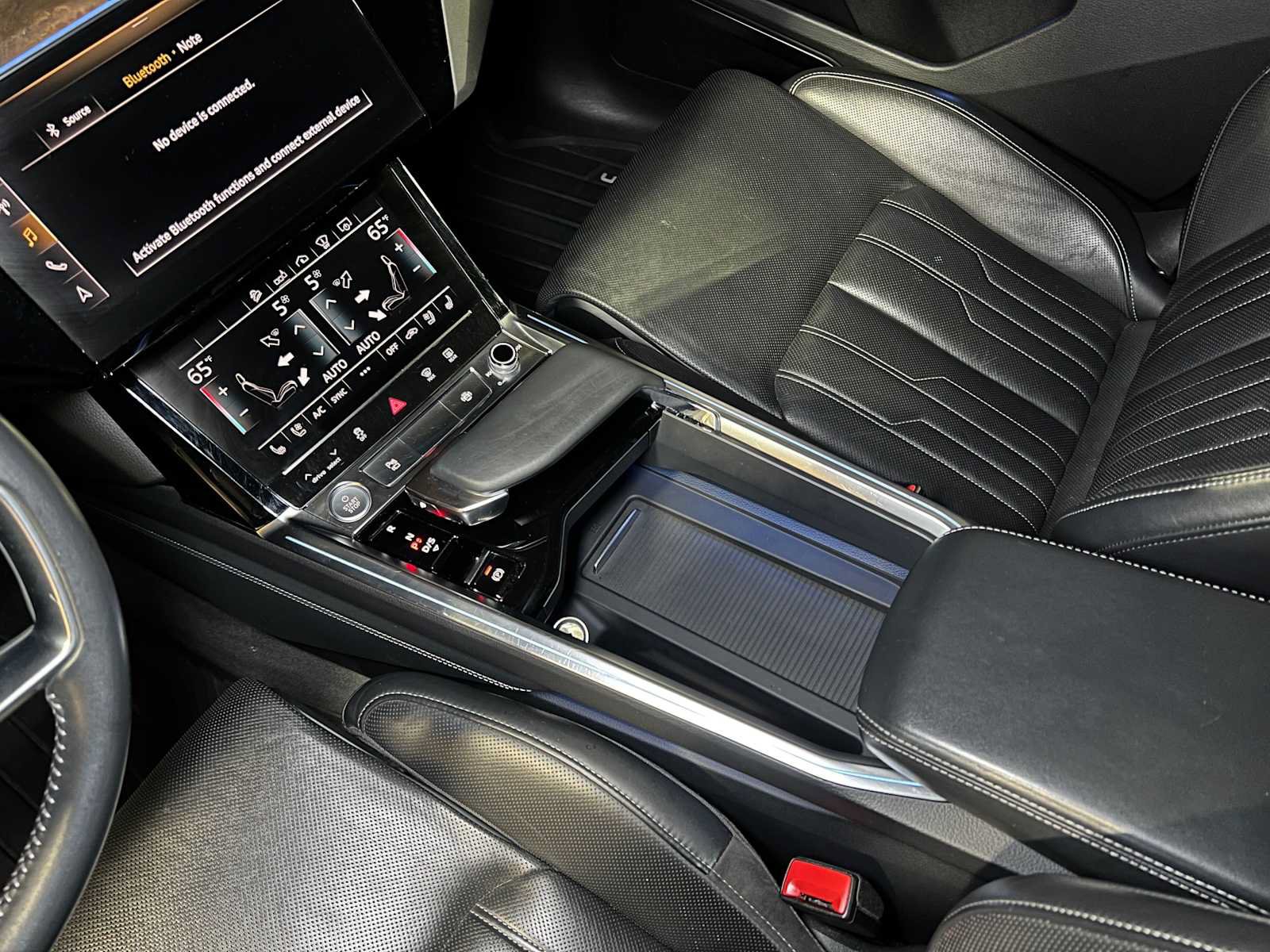 Used 2019 Audi e-tron Prestige w/ Prestige Package AWD/4WD image 44