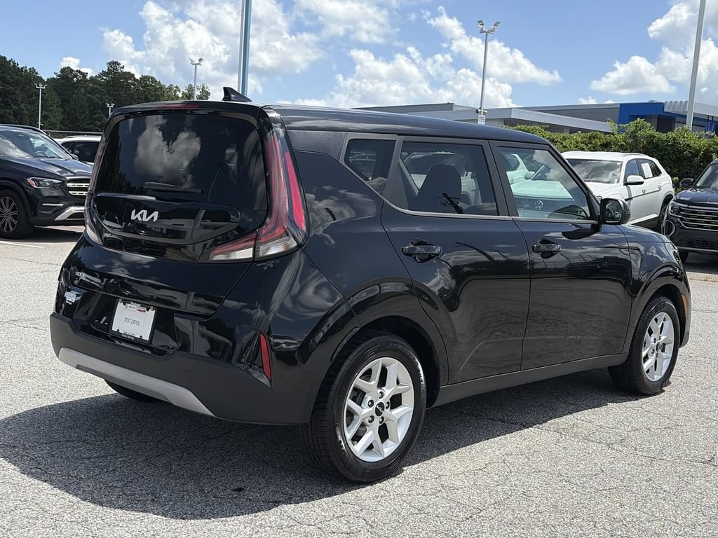 Used 2024 Kia Soul LX w/ Option Group 015 FWD image 22
